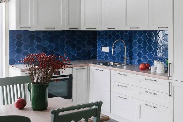 Kitchen in blue tones