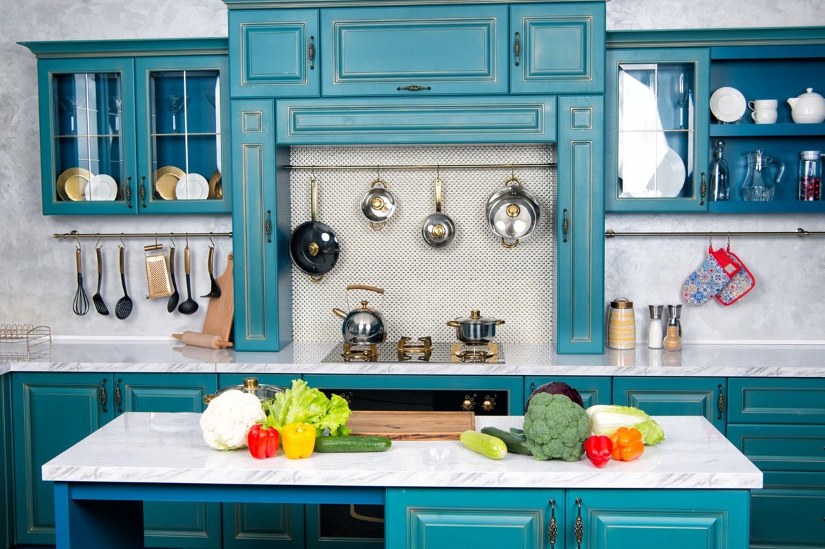 Features of the turquoise kitchen interior design